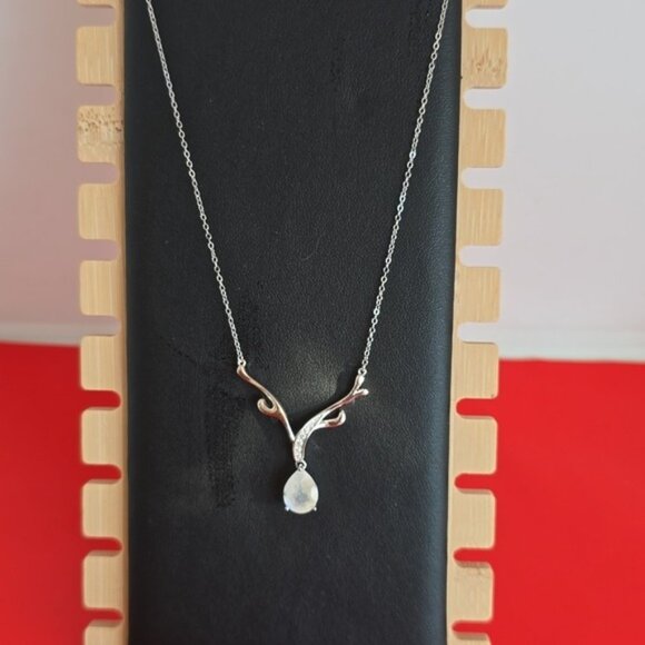 925 Sterling Silver Necklace 18" (adjustable) with Natural Moonstone Gem and Cz - Picture 4 of 6